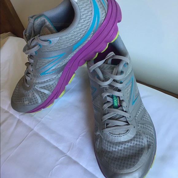 New Balance Shoes - New Balance 3190v2 Running Women shoes